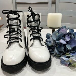 Forever 21 white faux leather with black‎ laces boots size 8